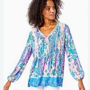 Lilly Pulitzer Marilina Tunic Top in Flocking to Paradise
Size Small